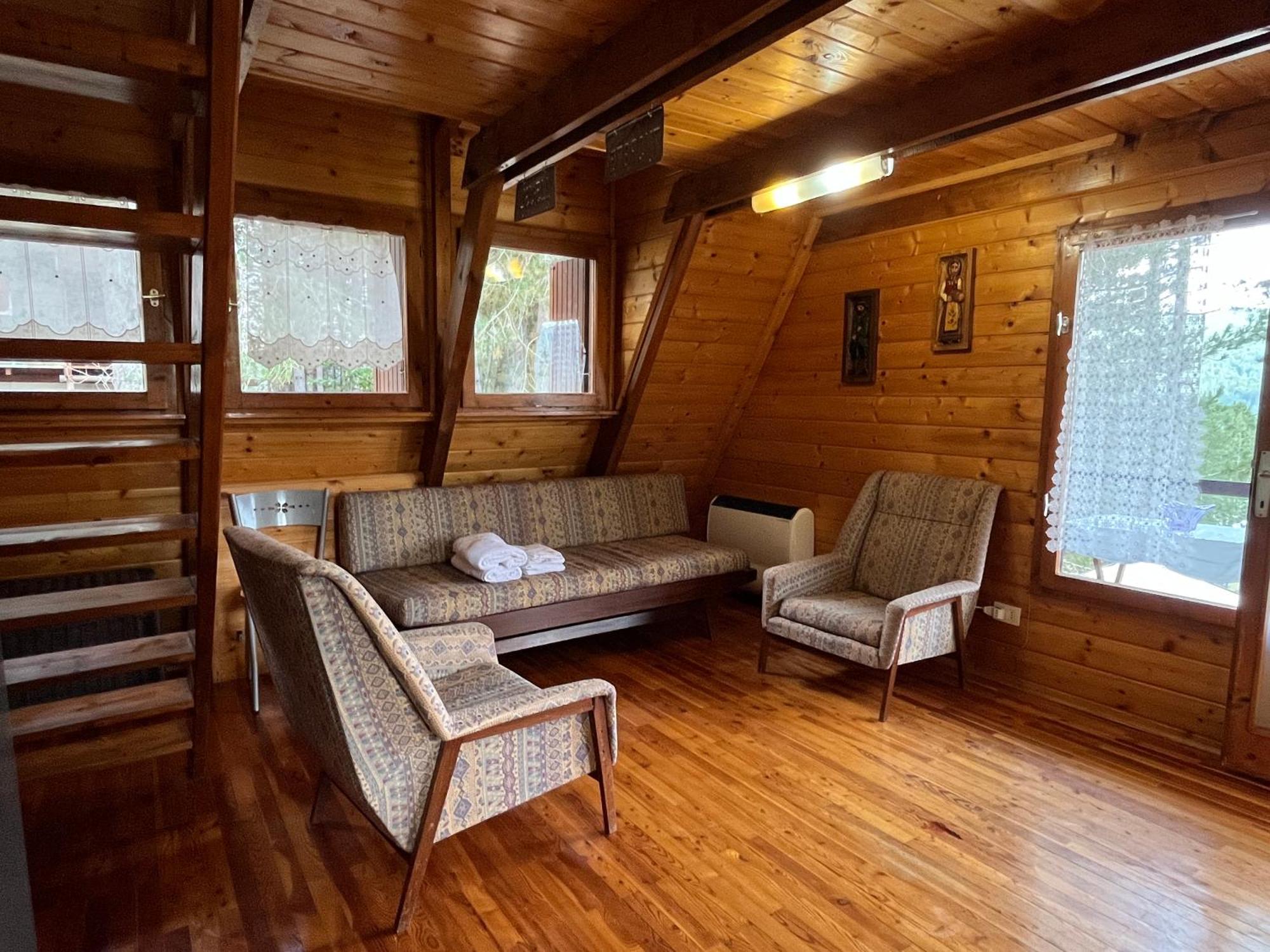 Chalet Natura La Taverna Dei 3 Porcellini Cavaliere  Eksteriør billede