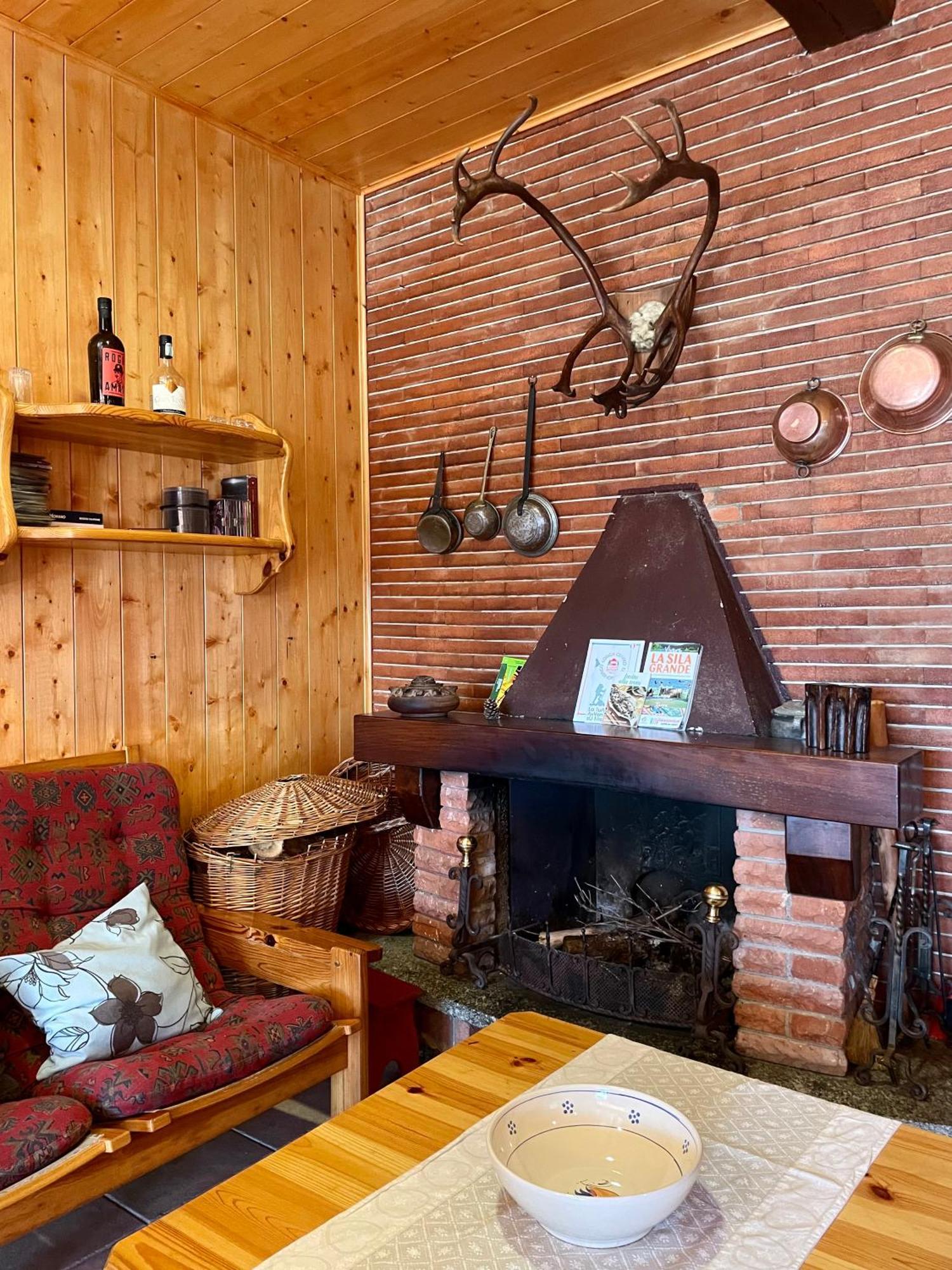 Chalet Natura La Taverna Dei 3 Porcellini Cavaliere  Eksteriør billede