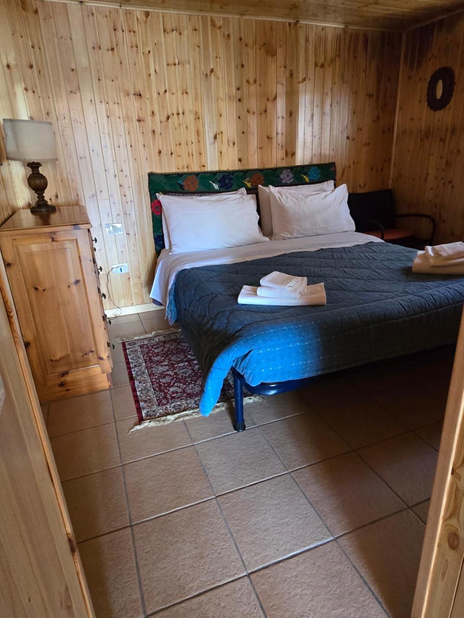 Chalet Natura La Taverna Dei 3 Porcellini Cavaliere  Eksteriør billede