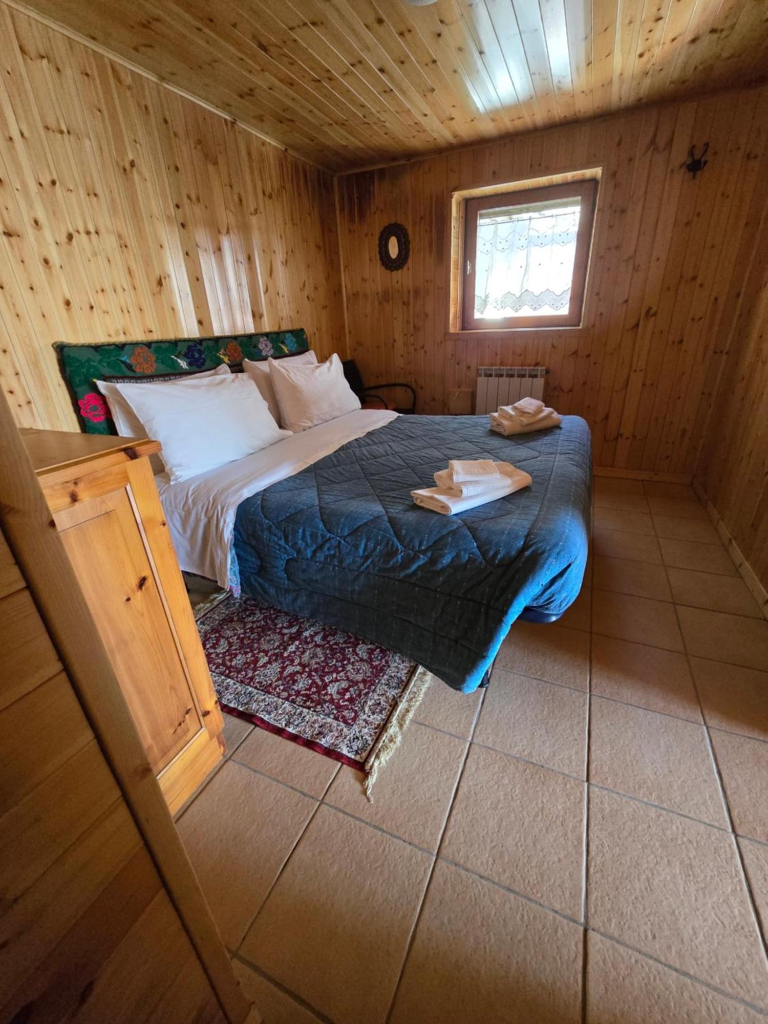Chalet Natura La Taverna Dei 3 Porcellini Cavaliere  Eksteriør billede